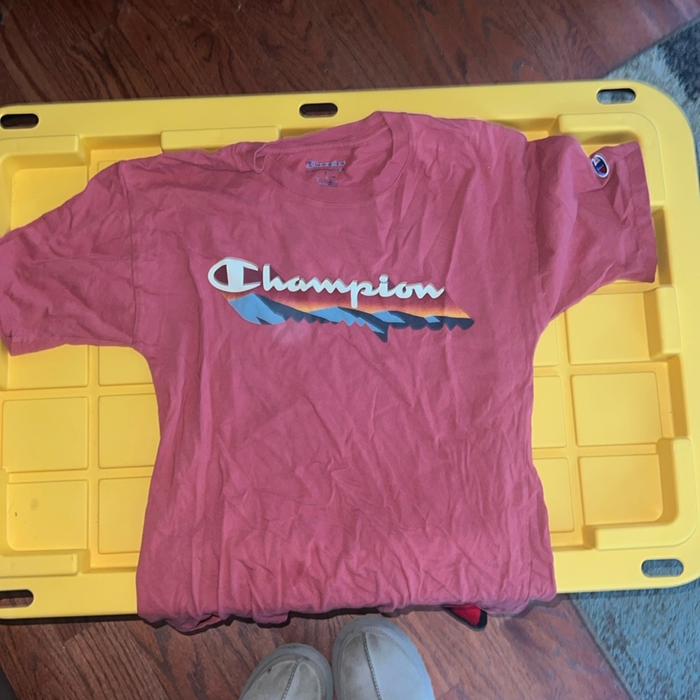 BUNDLE OF MENS SMALL CHAMPION CLOTHES